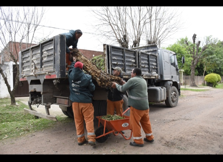 El municipio de Resistencia continúa con el saneamiento ambiental en la zona Sur y realizó trabajos en Villa Luzuriaga 