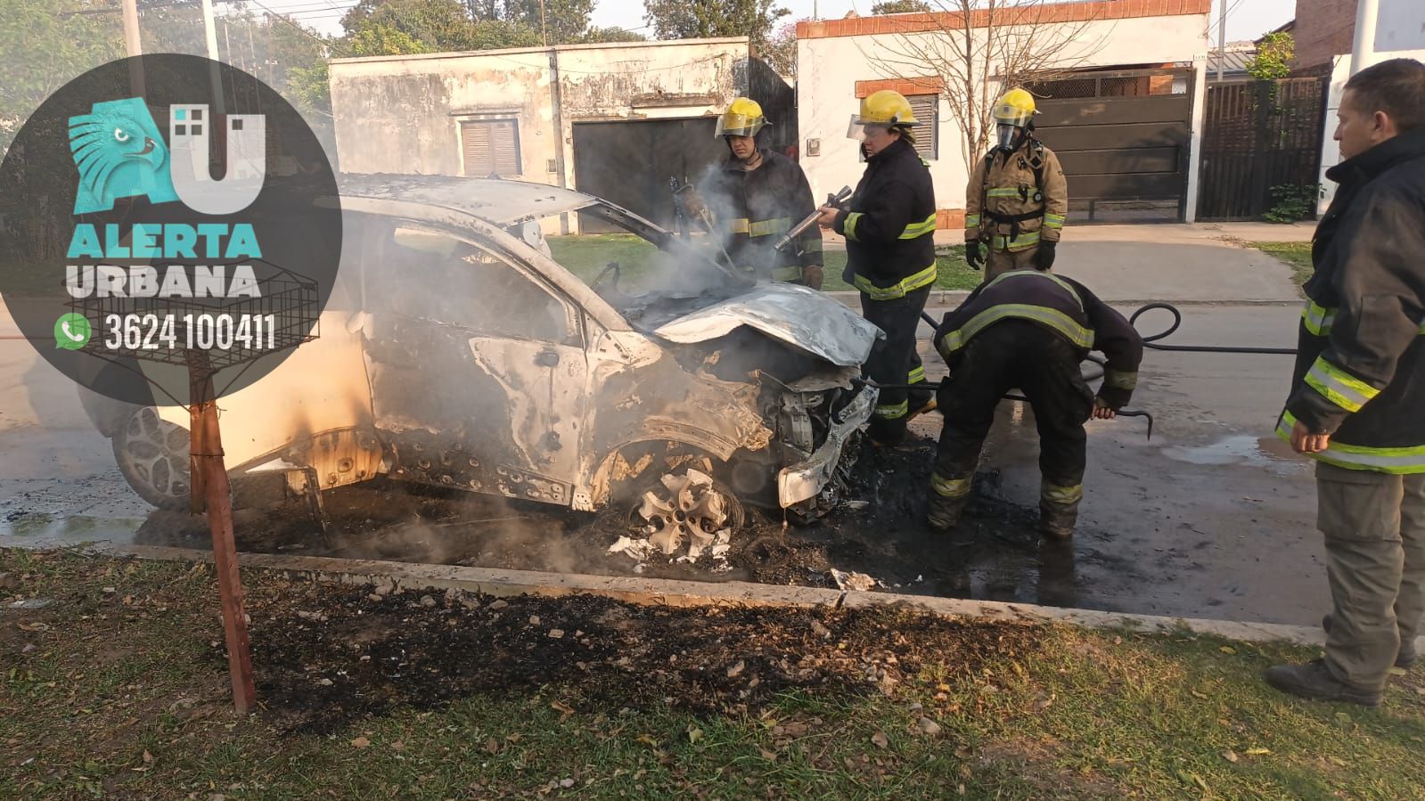 Pudo ser una tragedia: un automóvil se prendió fuego luego de protagonizar un siniestro vial