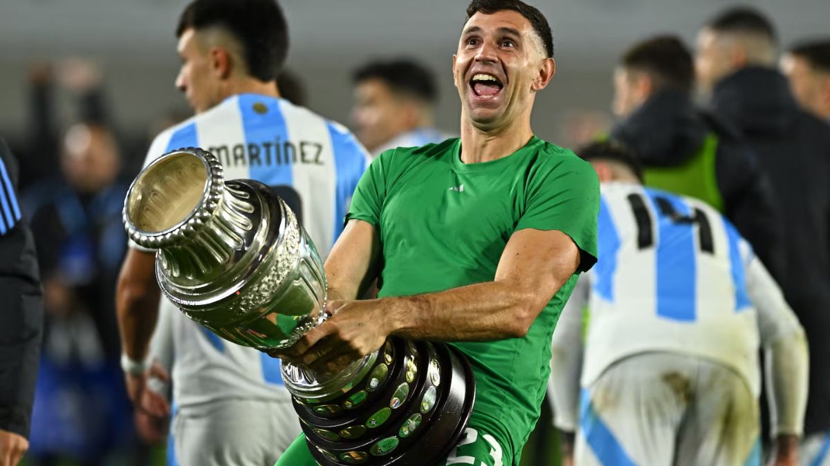 El gesto del Dibu Martínez en pleno festejo que hizo delirar a los hinchas de la Selección argentina