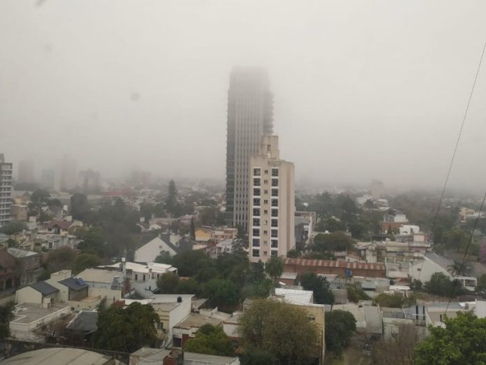 Otra jornada calurosa y marcada por el humo: máximas de 34 en Resistencia y 36 en Charata