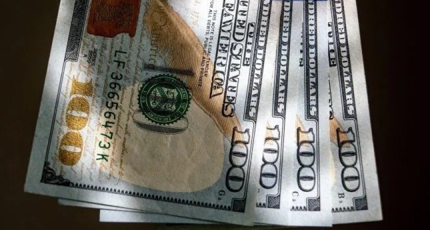 El dólar blue alcanzó los $1.280 para la compra y los $1.310 para la venta 