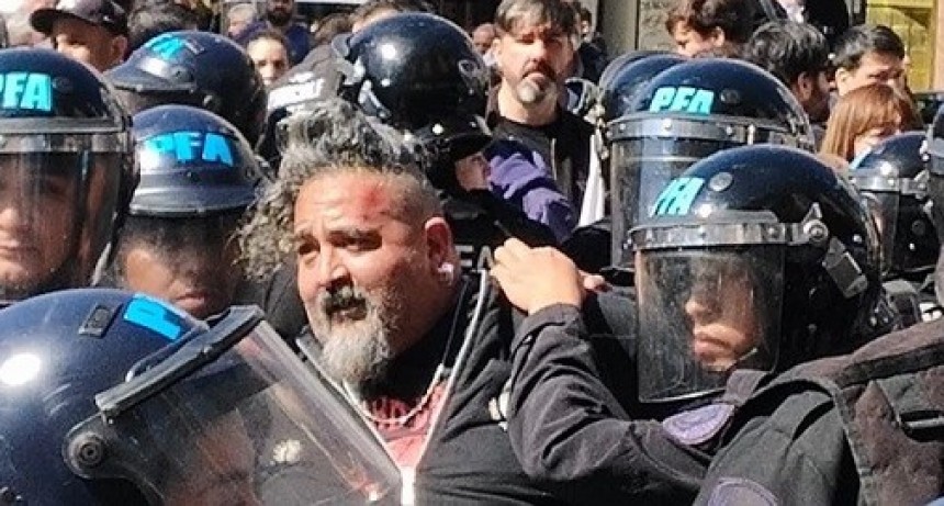 Les aplicaron el protocolo antipiquete a judiciales con gas pimienta y palos