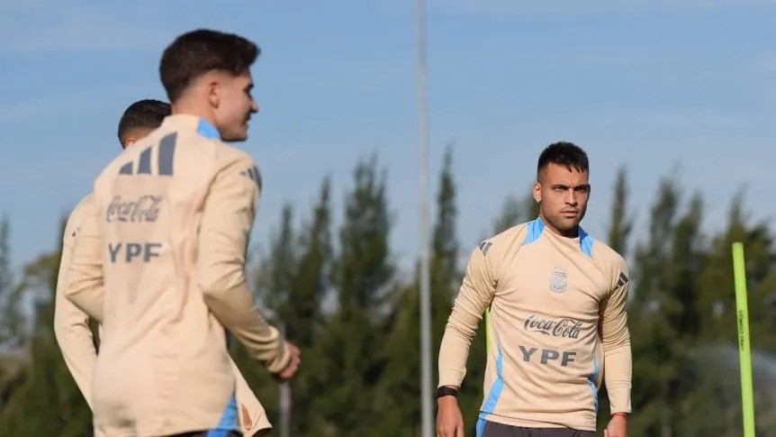 Scaloni prueba y define a los reemplazantes de Messi, Di María y Tagliafico
