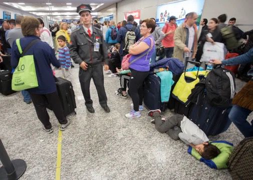 Sin acuerdo paritario entre los gremios aeronáuticos y Aerolíneas Argentinas