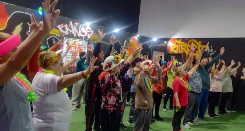 Organizan clases de gimnasia rítmica para mayores en Barranqueras