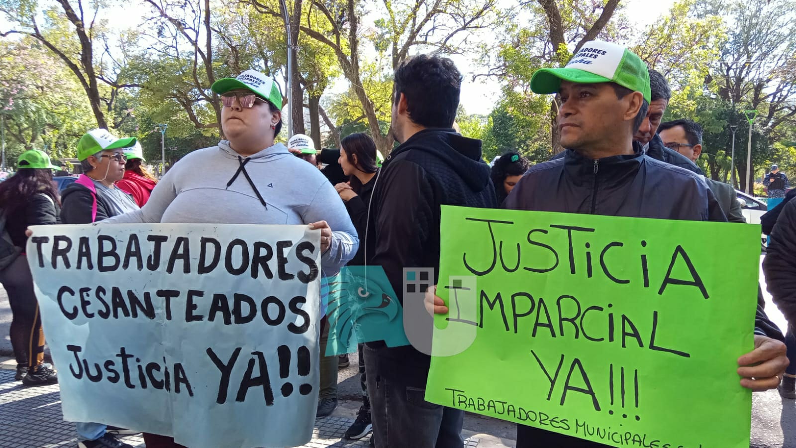 Trabajadores suspendidos del Municipio reclamaron en la Cámara Administrativa en lo Contencioso