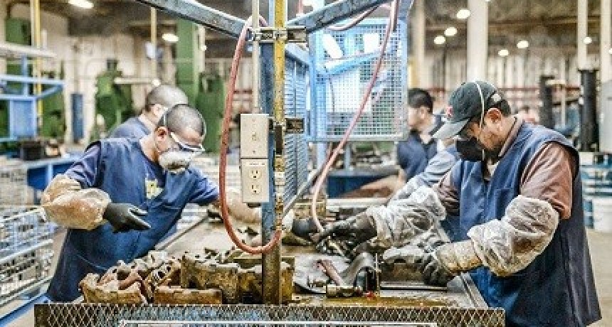 Trabajar menos horas y cuatro días por semana, el futuro que sueñan muchos argentinos
