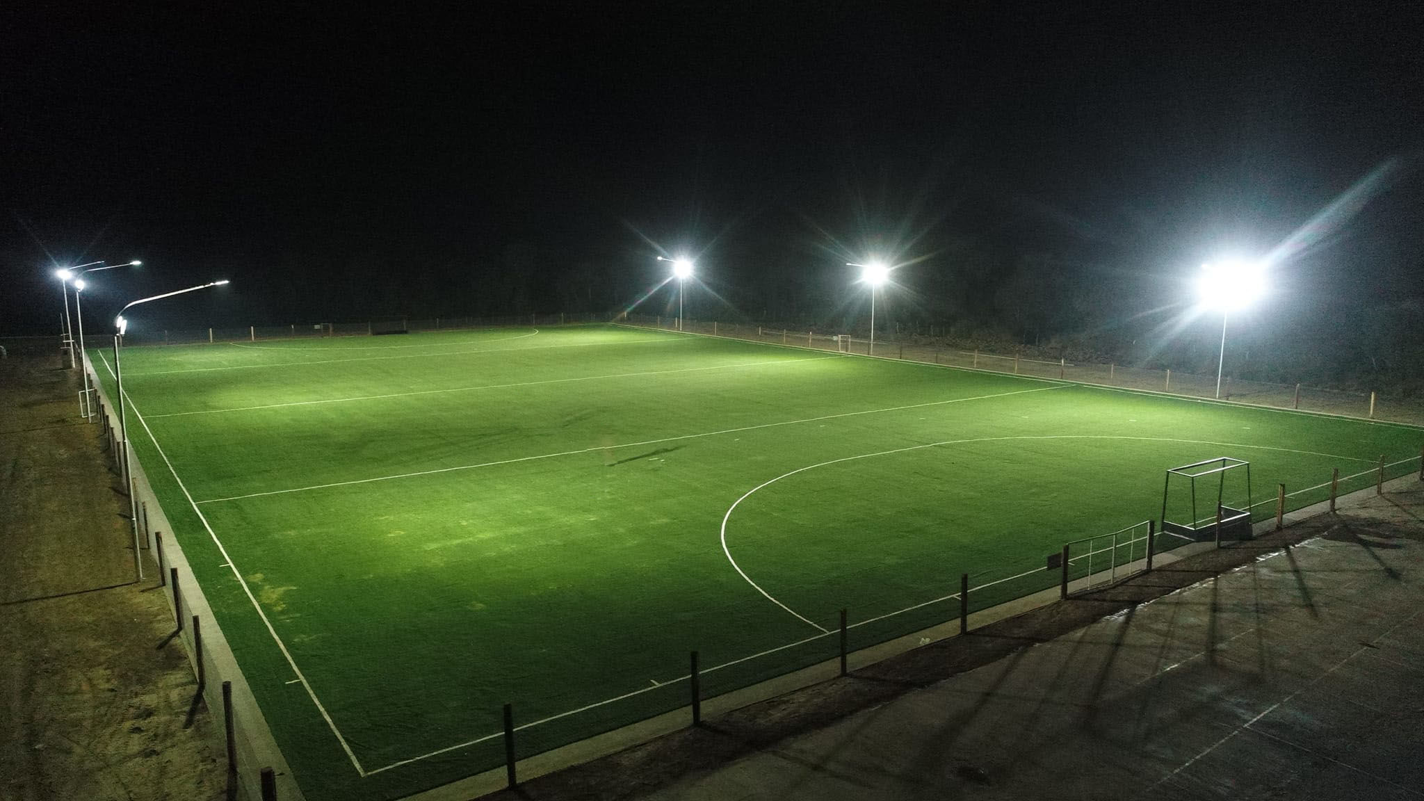 Inauguraron una cancha de hockey de césped sintético en Colonia Elisa 