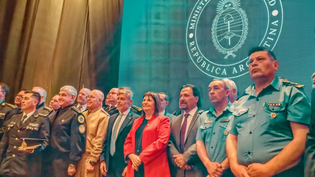 Con la participación de autoridades de Seguridad y de la Policía del Chaco, se llevó a cabo el tercer Consejo de Seguridad Interior en Salta