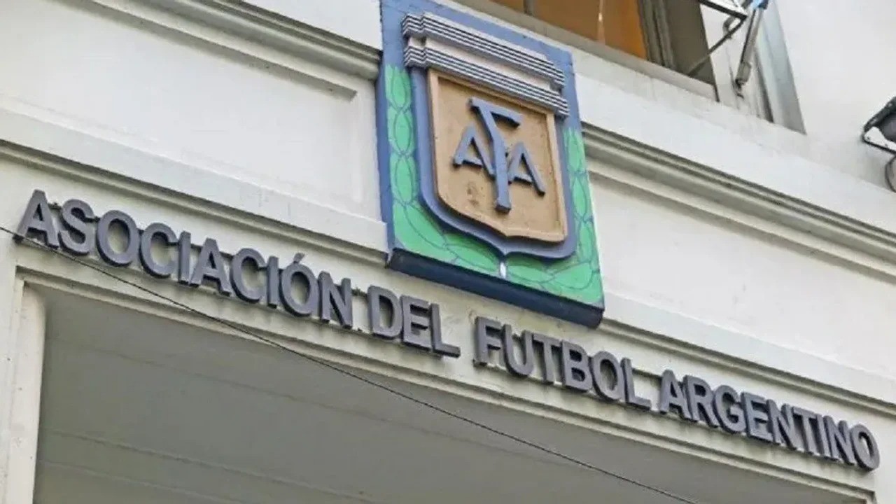 La AFA logró el respaldo de la FIFA en su guerra con el Gobierno por las sociedades anónimas