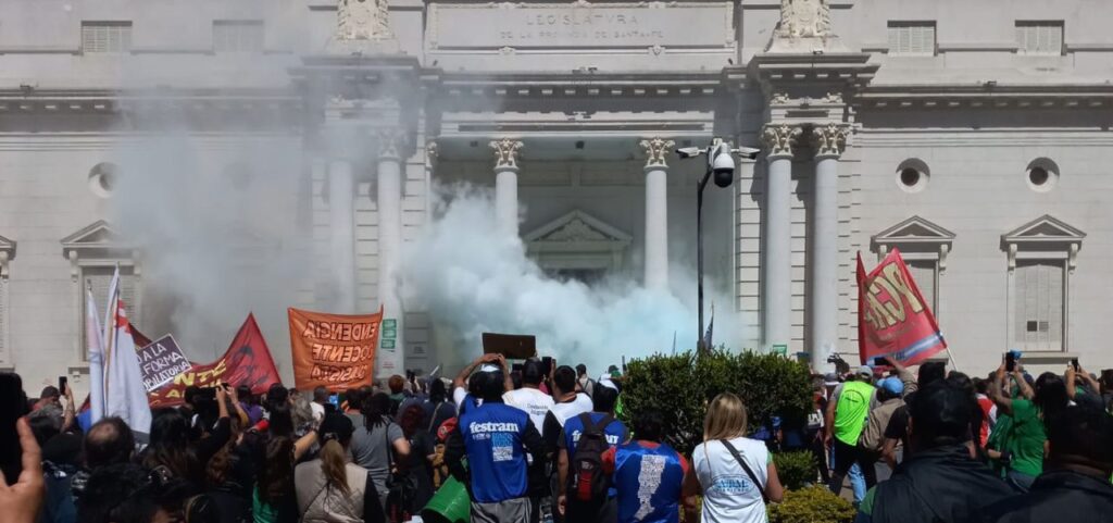  Para achicar el déficit previsional, Santa Fe aprobó su reforma jubilatoria