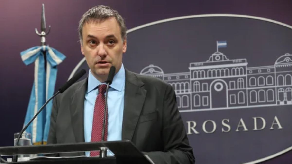 Ascendieron a Adorni: ¿cuál es su nuevo cargo?