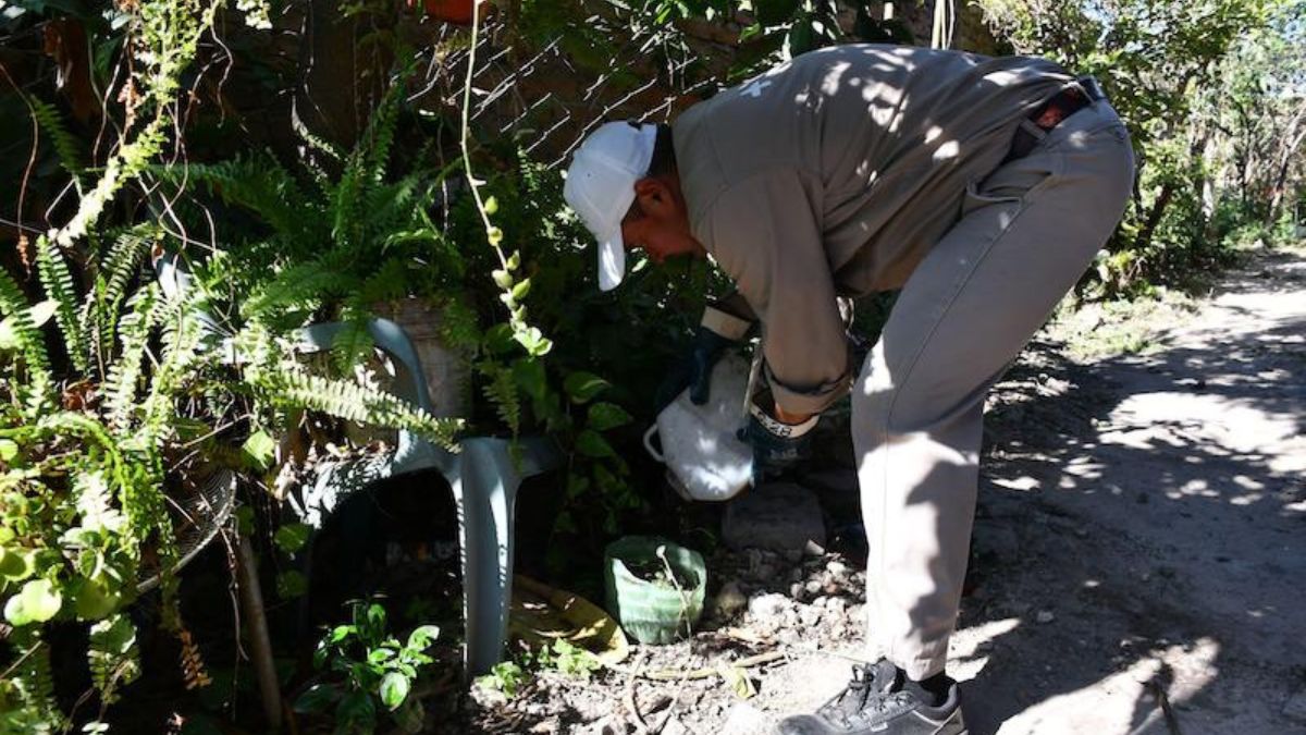 Salud realizó un operativo de tratamiento focal contra el Dengue en Villa Barberán