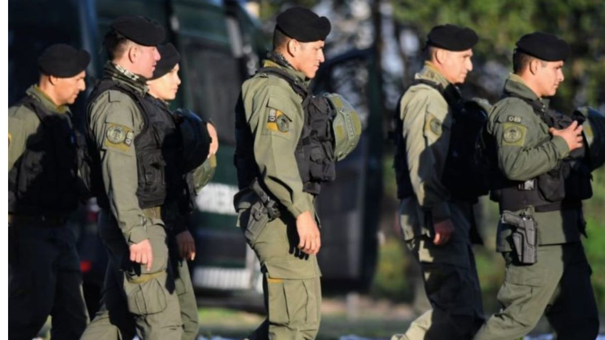 Escándo en Salta: detienen a 8 gendarmes por coimeros 