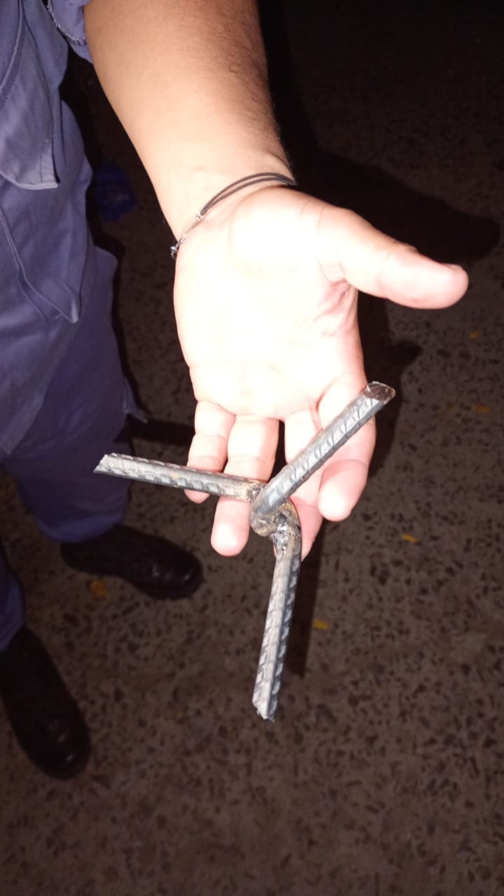 ¿Preparaban un golpe?: Hallan clavo miguelito en una calle del macrocentro de Resistencia