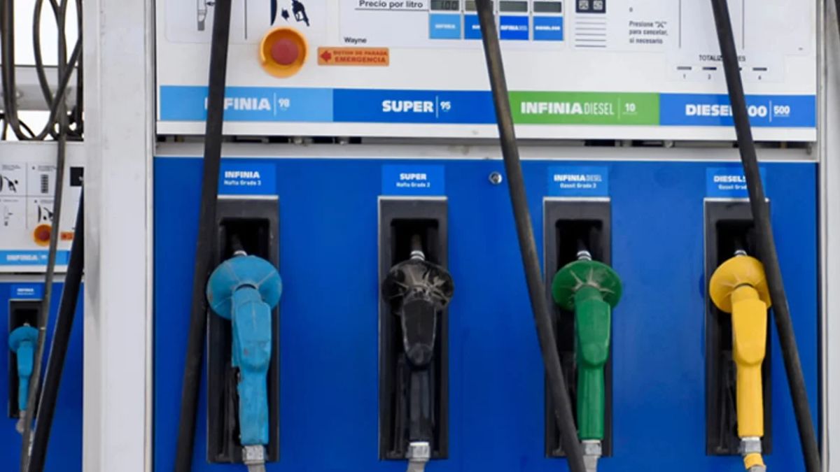 El combustible baja un 3% en la Argentina por la caída internacional del petróleo