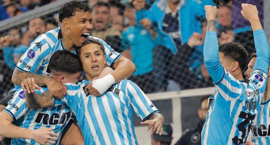 Racing goleó a Paranaense gracias a un golazo de Almendra, una contra letal y un error defensivo