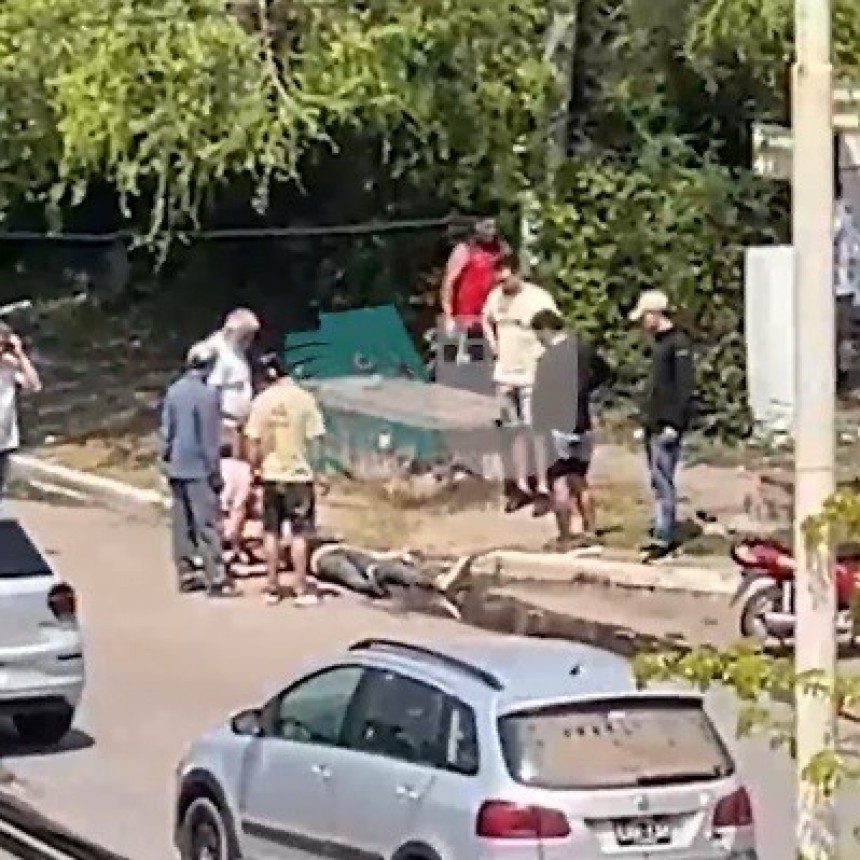 Trasladan en ambulancia a motociclista accidentado en plena avenida Marconi 