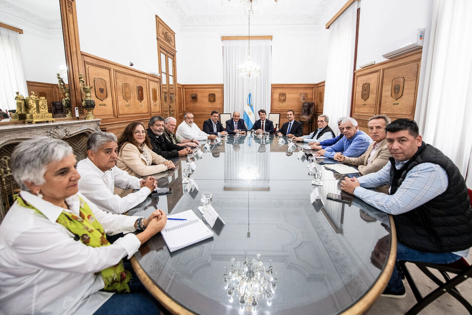   Acercamiento entre el Gobierno y la CGT dialoguista por la reforma laboral