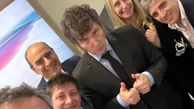 Milei convocó de urgencia a su Gabinete mientras escala la crisis política
