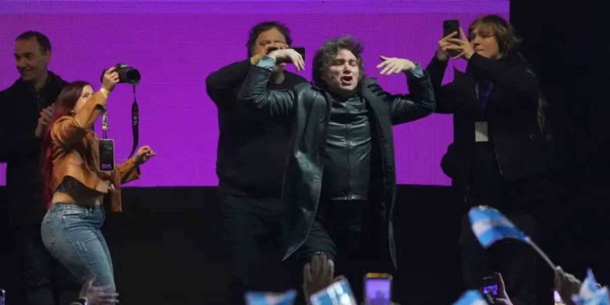 El presidente volvió a arremeter contra el periodismo en una posible ruptura de la veda electoral