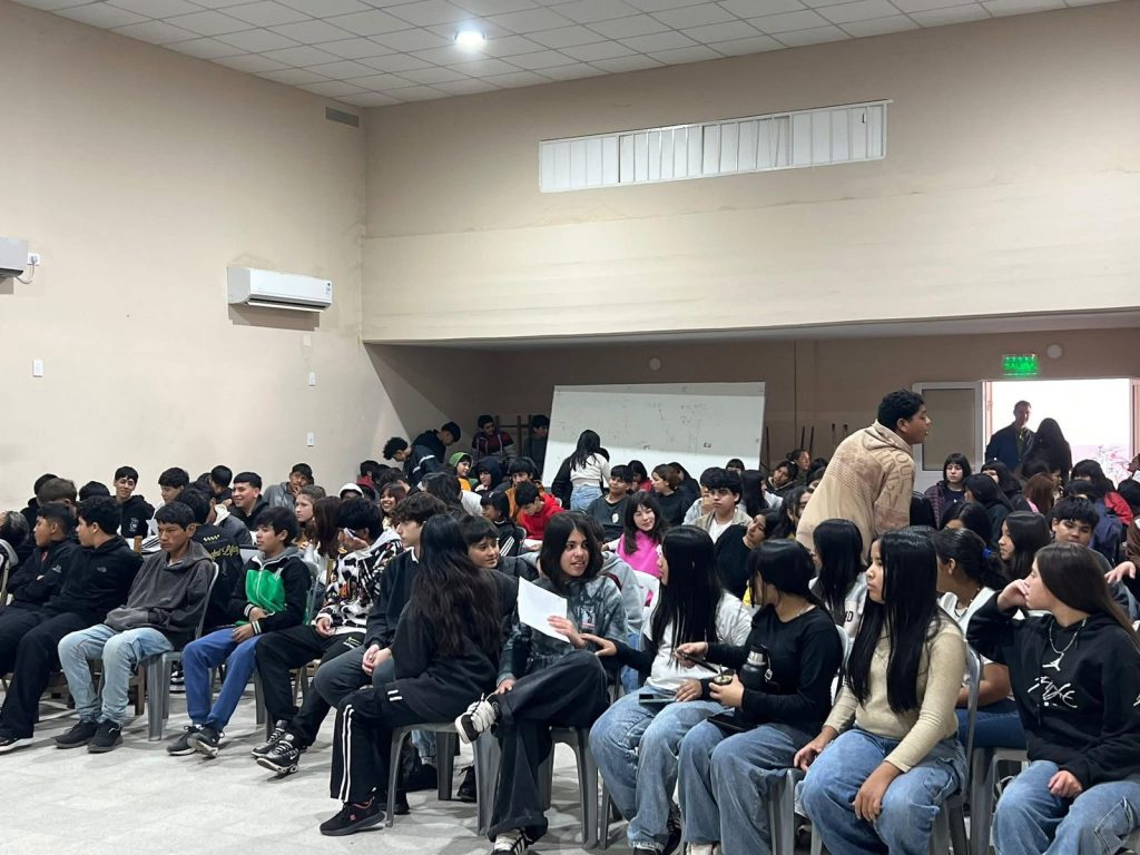 Castelli: Jornada sobre violencia digital con enfoque en género 
