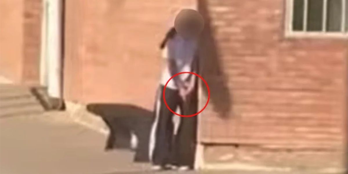 Nena se atrincheró en la escuela: entregó el arma y se espera el comunicado oficial