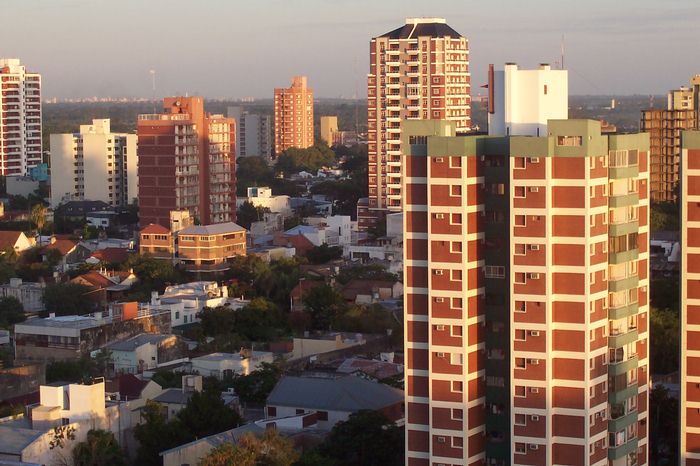 Una estudiante de Ingeniería impulsa proyecto para reducir el consumo energético en edificios de Resistencia