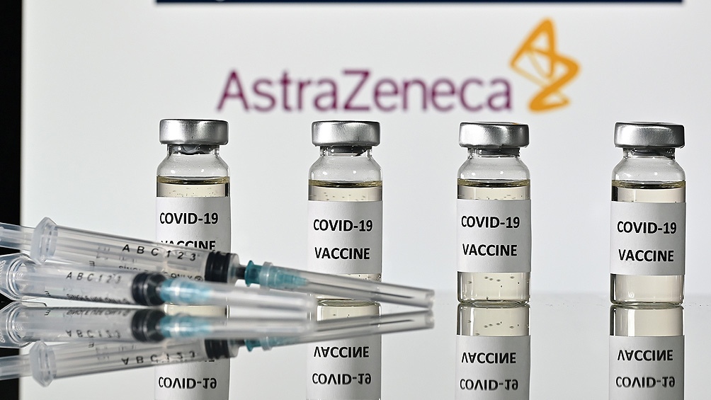 En España, la Justicia reconoce efectos secundarios de la vacuna AstraZeneca como accidente laboral