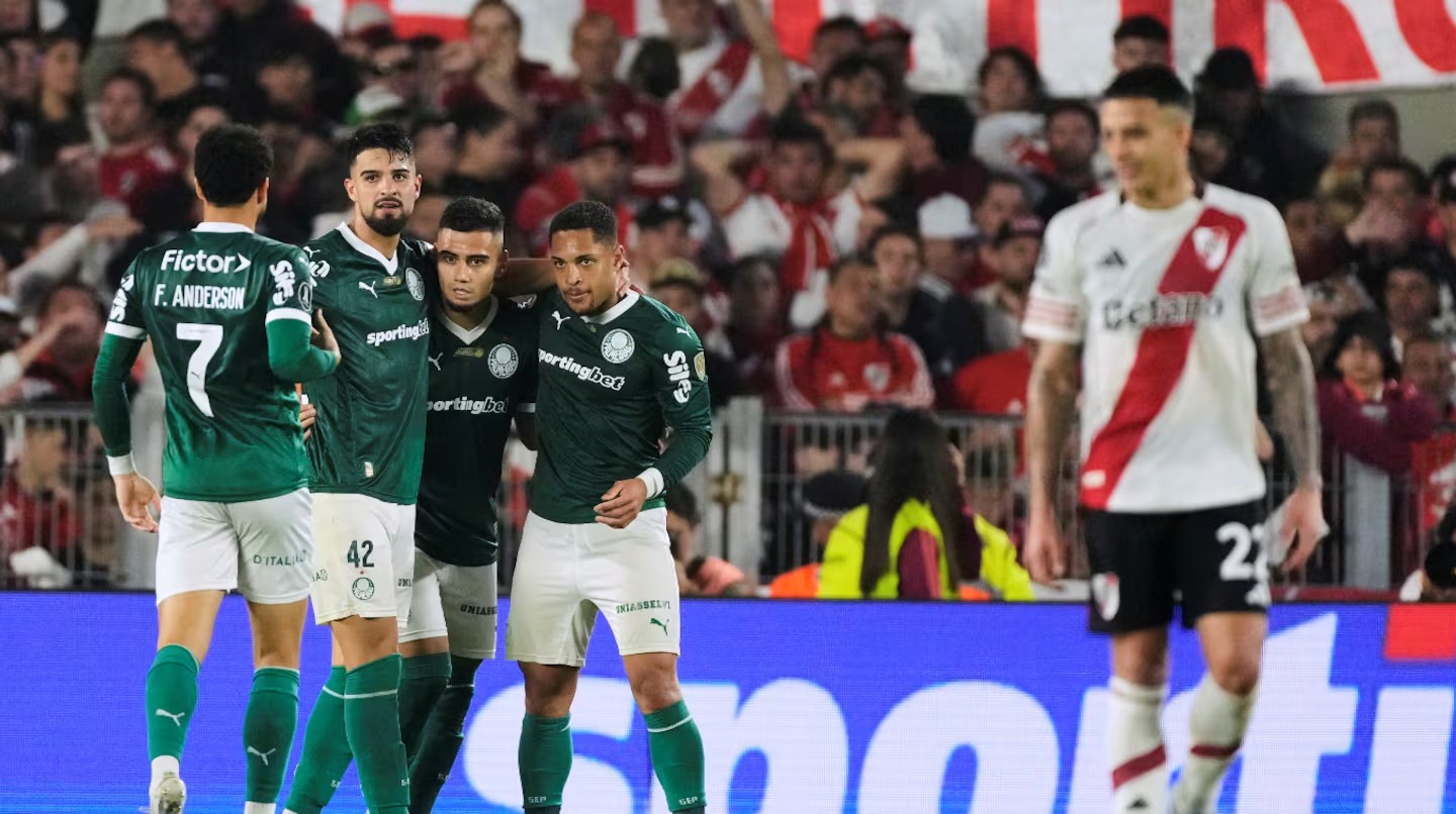River cayó ante Palmeiras y deberá buscar la hazaña en Brasil