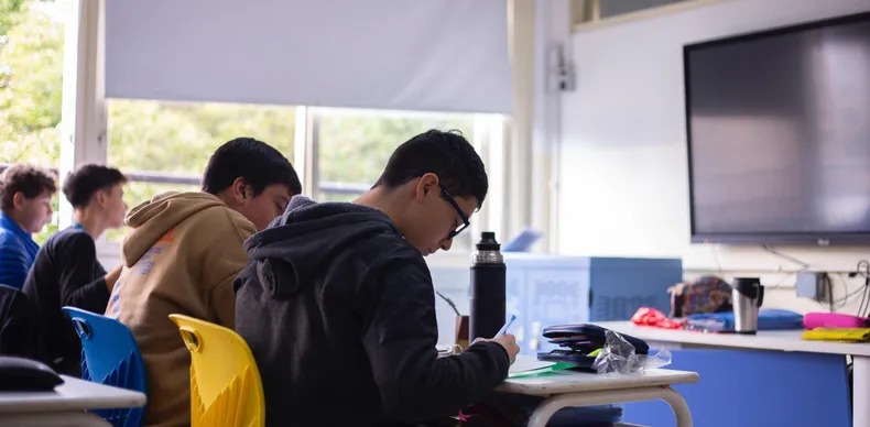 El Gobierno porteño evalúa fusionar grados por la baja natalidad y genera controversia