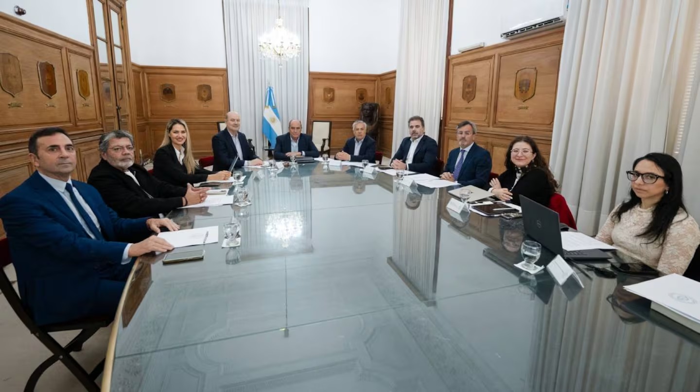 Trump pidió y el Gobierno convocó al Consejo de Mayo en procura de recuperar aliados