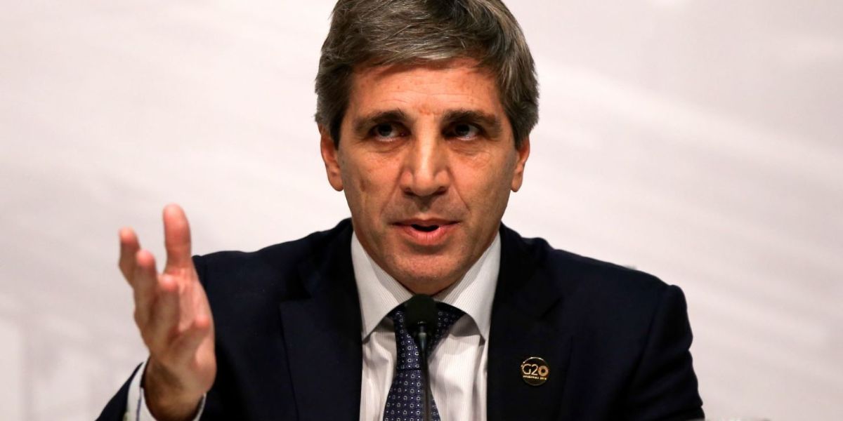 Caputo busca asegurarse US$2.000 millones más de la liquidación de exportadores