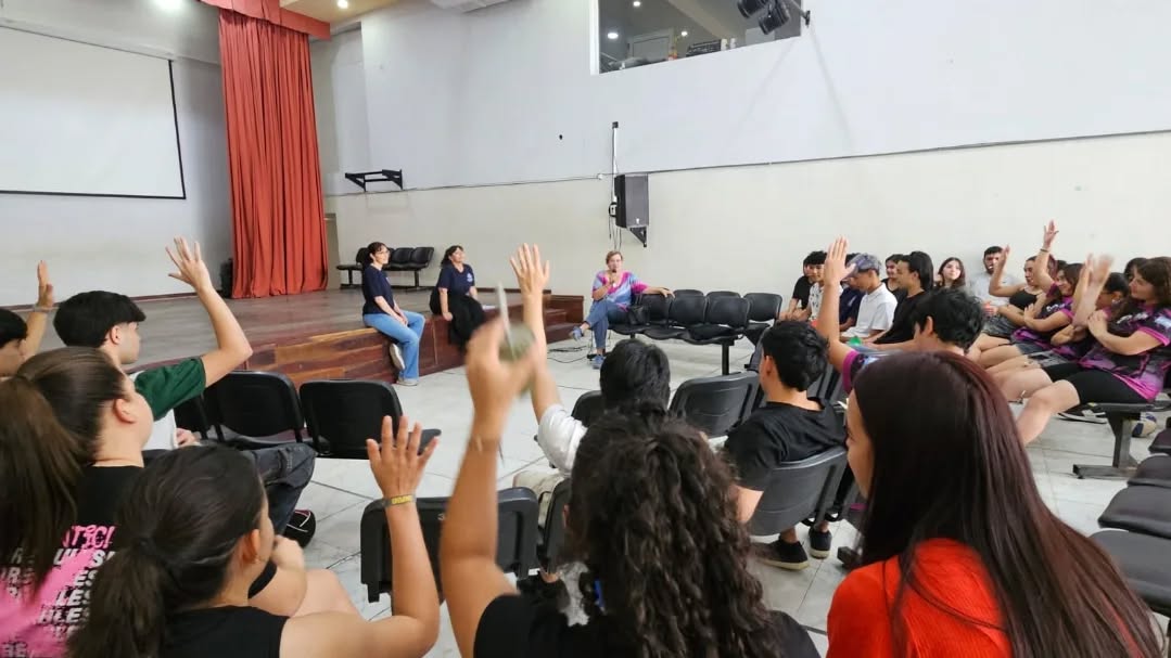 El municipio de Fontana realizó conversatorio sobre problemáticas sociales  