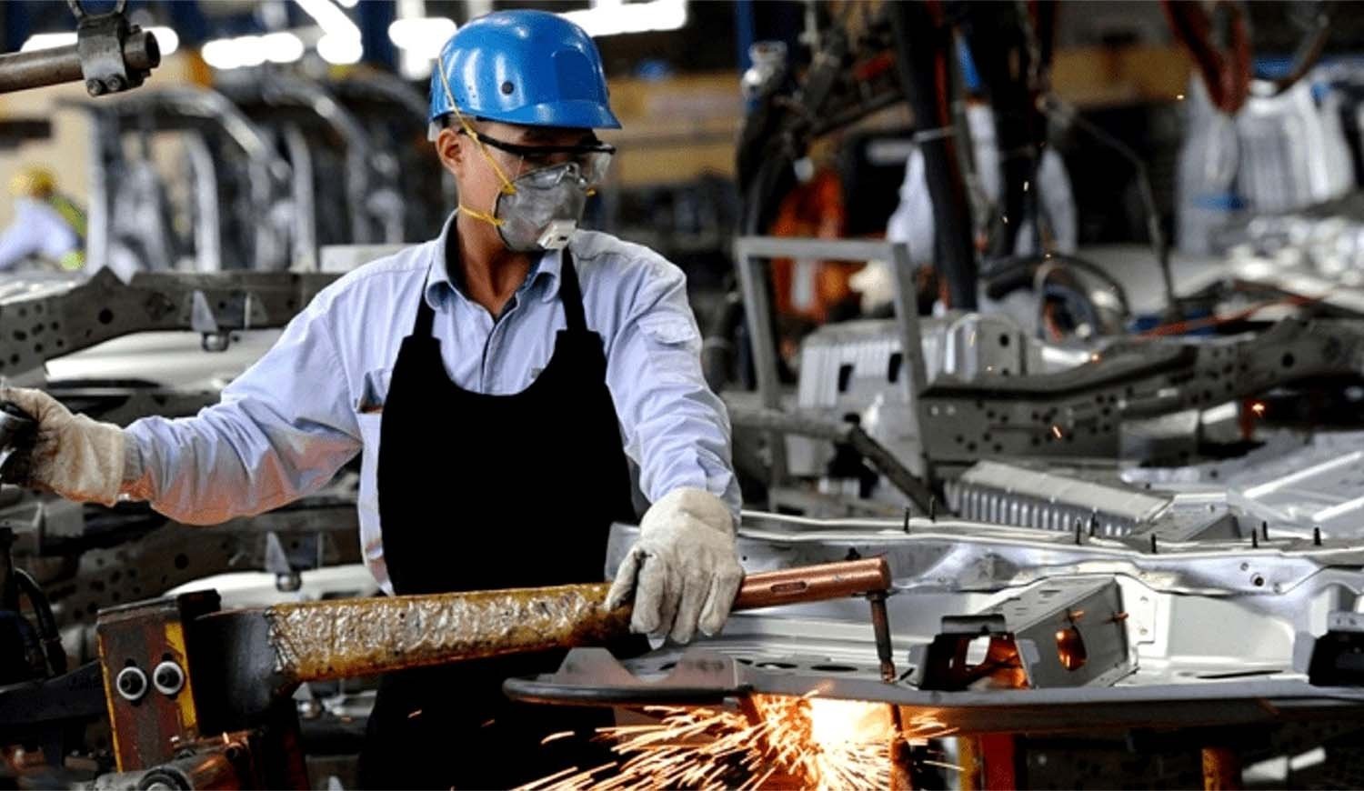 La industria cayó en julio y ya produce 4,3% menos que a fines de 2024 