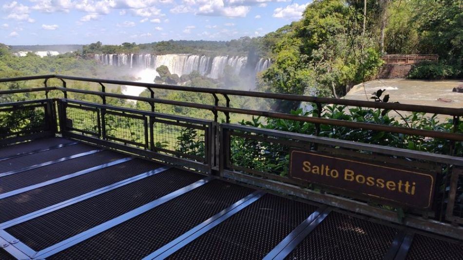 Buscan a un hombre que cayó del Salto Bosetti en Cataratas del Iguazú