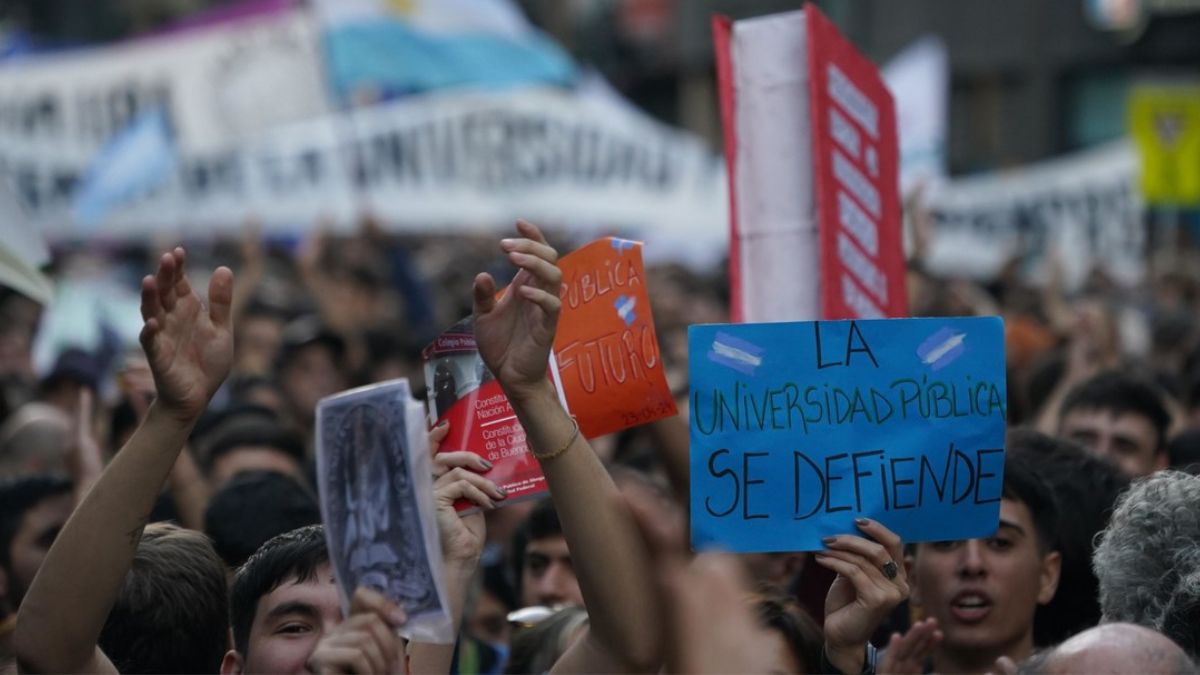 Una nueva protesta universitaria desafía al gobierno de Milei