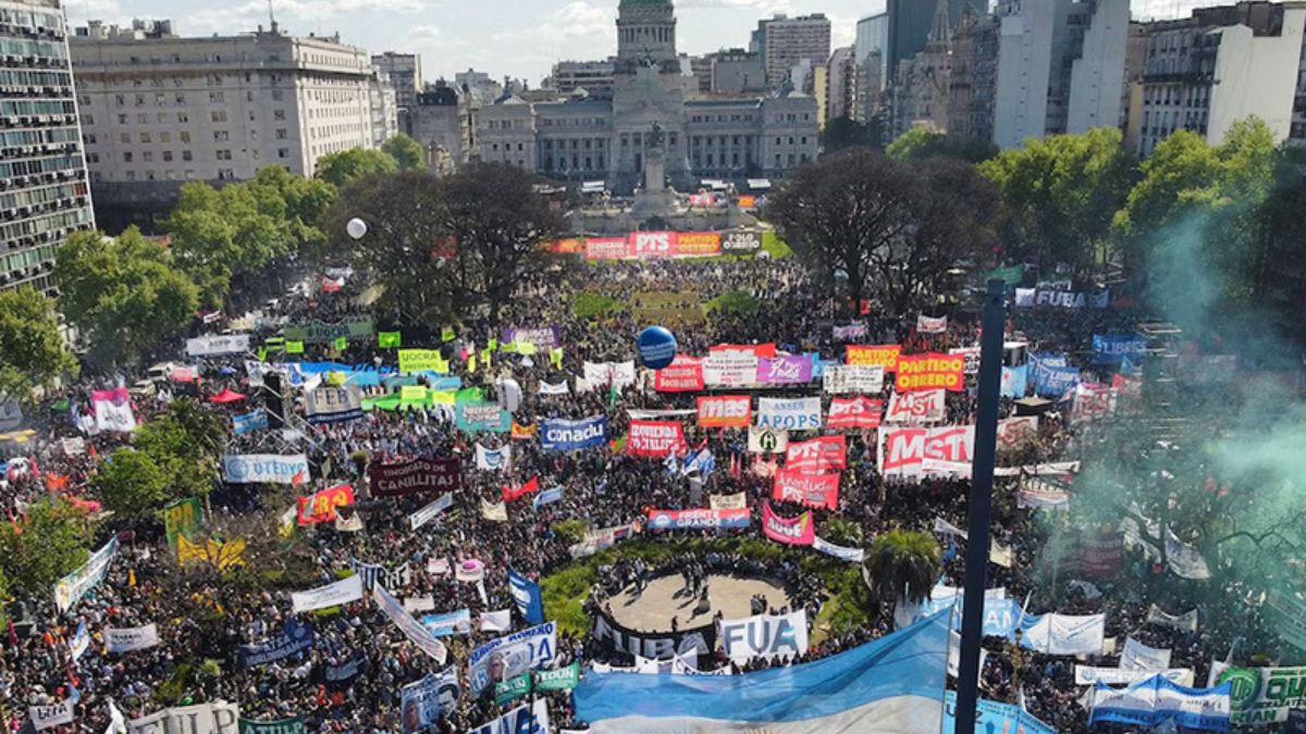 Marcha Universitaria: una multitud reclamó frente al Congreso y todo el país contra el veto de Milei