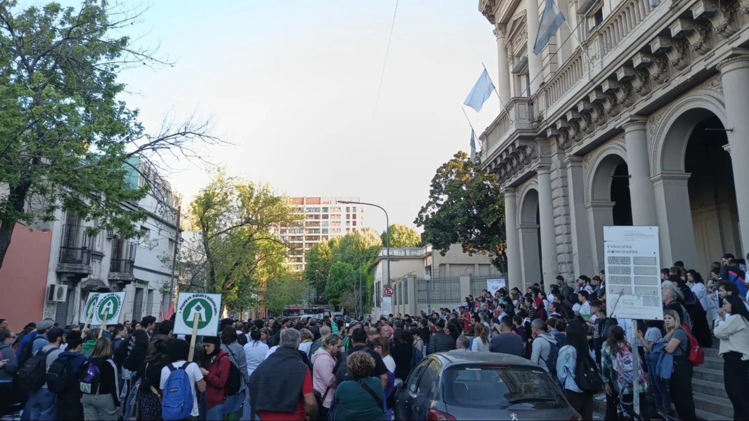 Por “baja demanda”, la Casa Rosada cerró el único hospital de Salud Mental de la Ciudad Autónoma