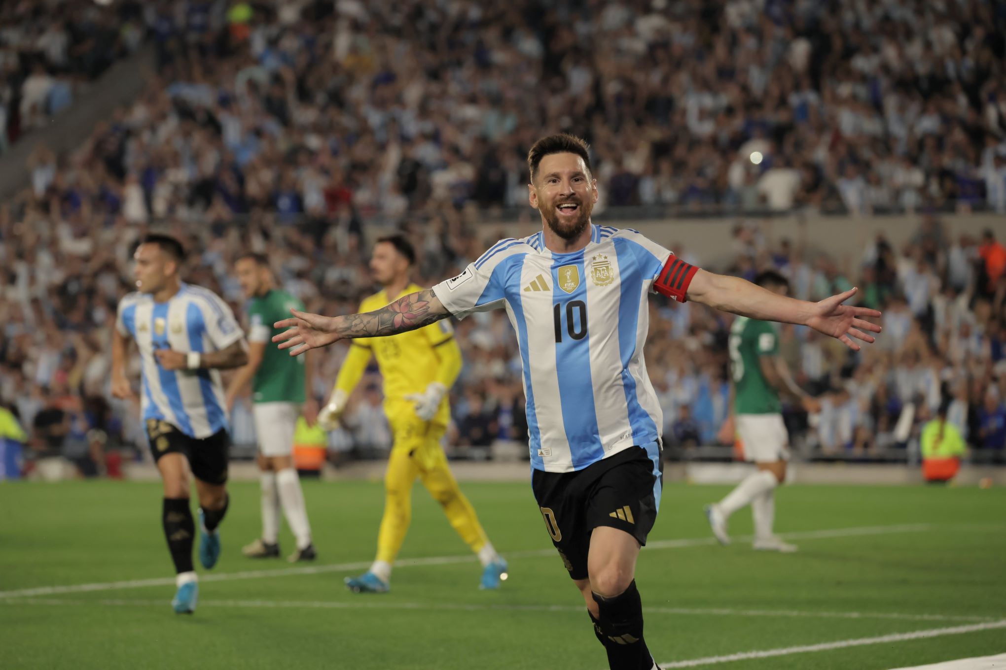 Con tres goles de Messi, Argentina mostró su mejor cara y aplastó a Bolivia