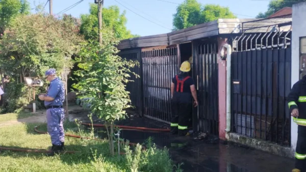 Tragedia familiar en Resistencia: un hombre de 72 años falleció incinerado dentro de su auto en el garaje de su casa