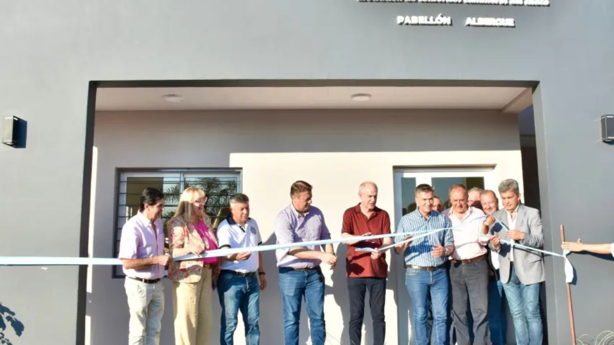 Zdero inauguró el edificio de albergue de los Consorcios Camineros