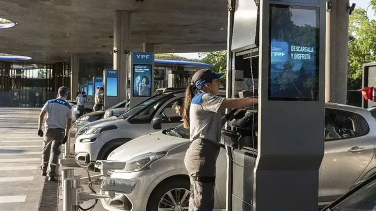 Según un análisis, la venta de combustibles bajó más del 11% en lo que va del 2024