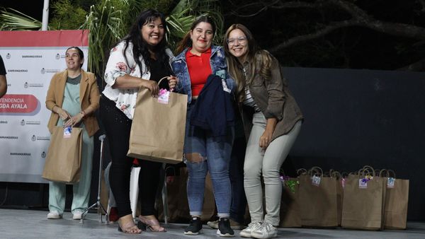 Municipalidad de Barranqueras: fiesta en la Plaza Sarmiento para las madres