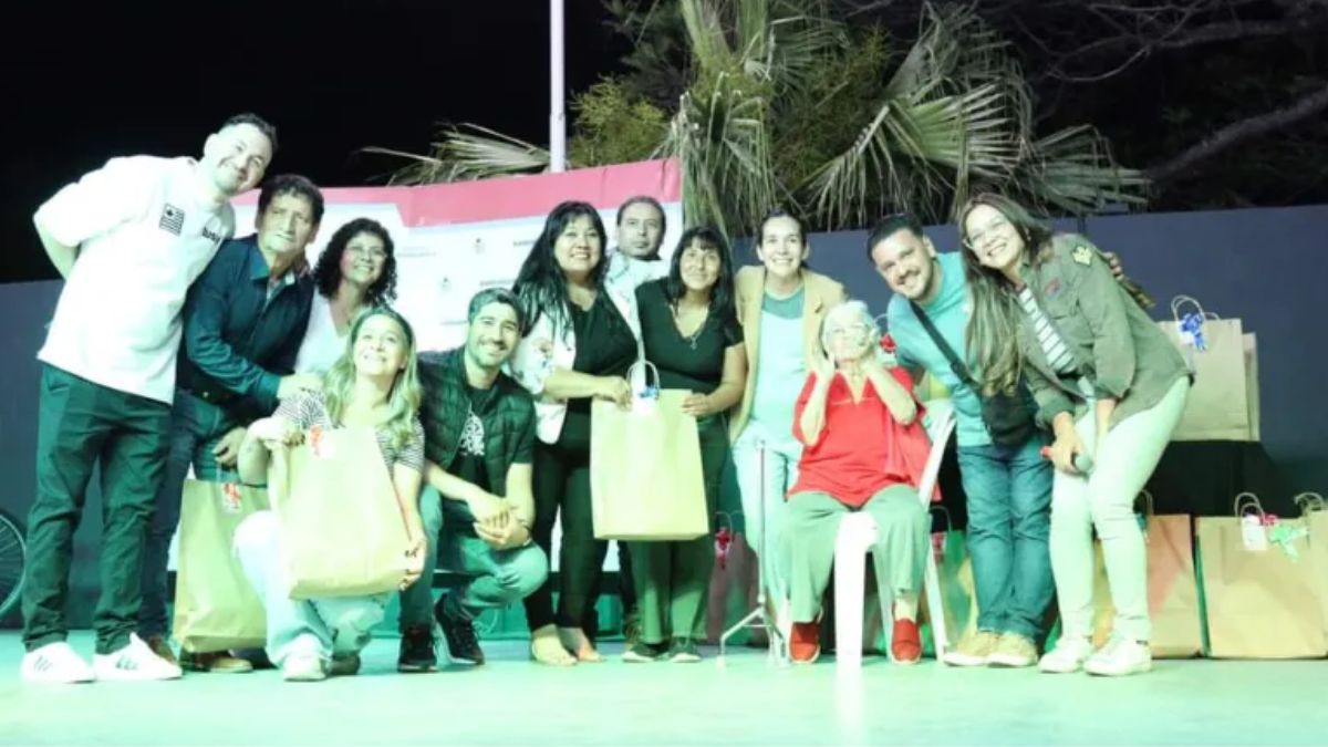 Barranqueras cerró los festejos del Día de la Madre con sorteos y música en vivo