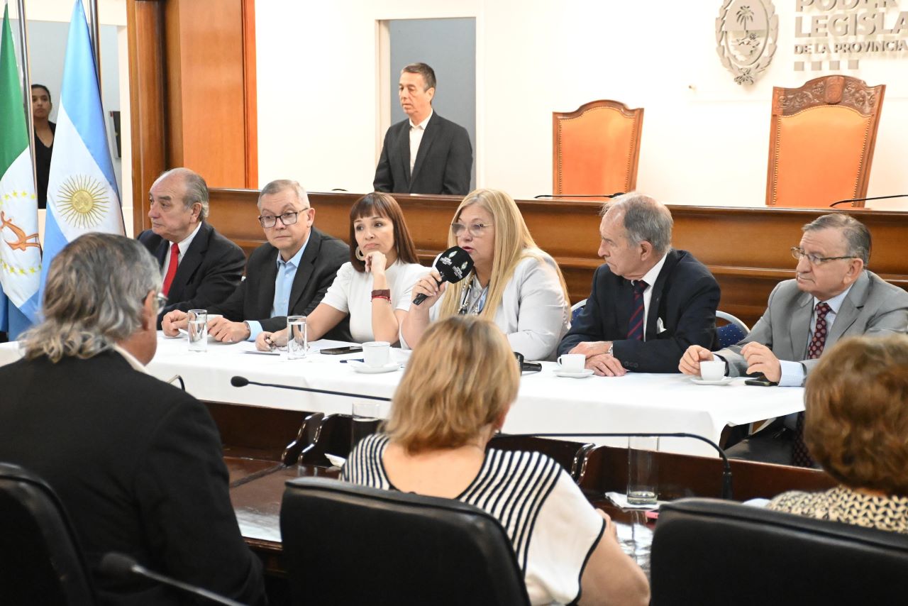 La Legislatura reconoció a constituyentes a 30 años de la reforma de la Carta Magna