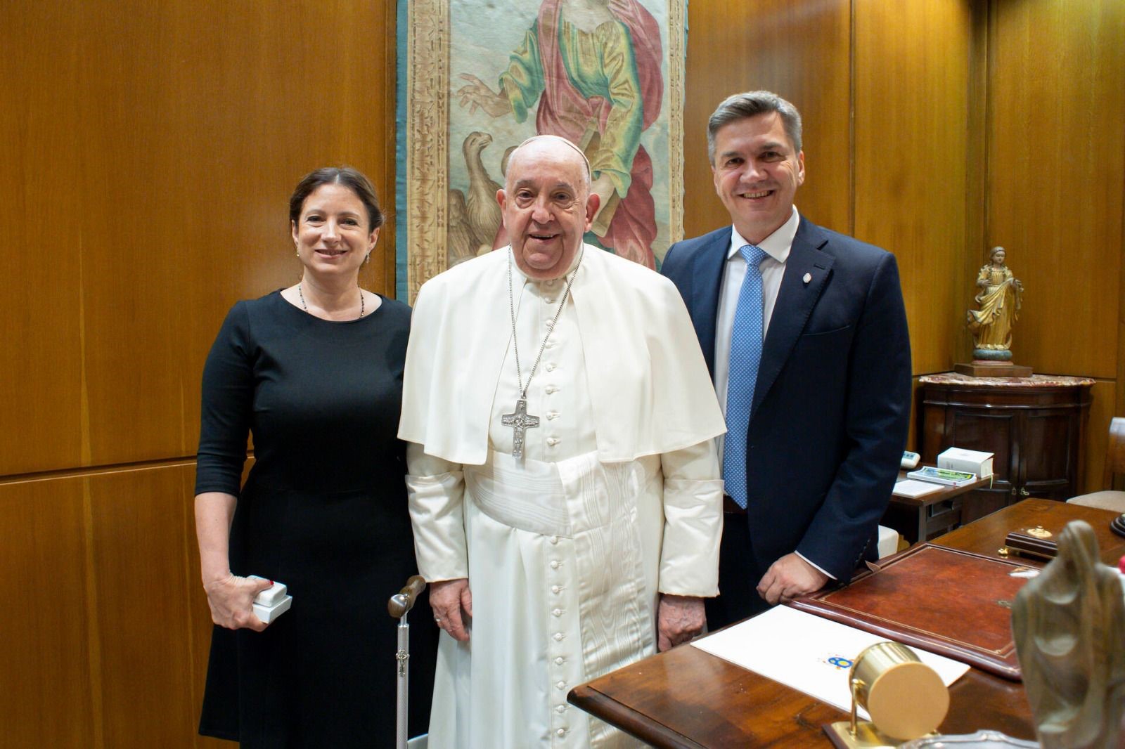  Zdero comentó al Papa el programa que tiene la provincia para el tratamiento de adicciones