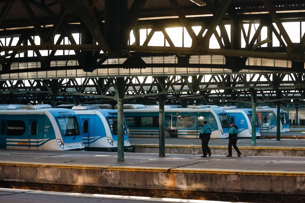 Motosierra nacional: disuelven empresa ferroviaria y despiden a 1388 empleados