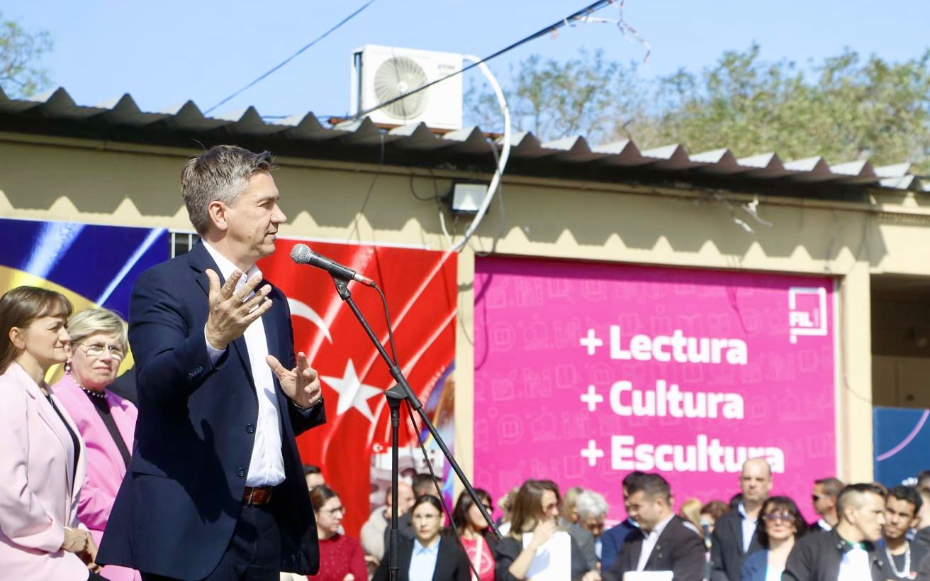 El gobernador Zdero inauguró la Feria Iberoamericana del Libro