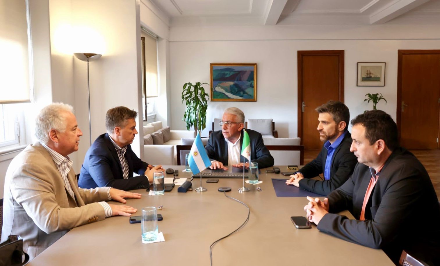 Zdero expuso ante la Nación la necesidad de que se termine el segundo acueducto